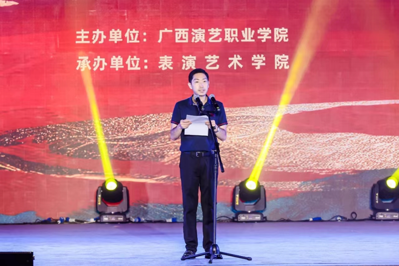 演艺活动执行，顾名思义，就是将创意转化为现实的过程。这不仅仅是一场表演那么简单，它包含了从前期筹备到后期收尾的每一个环节。